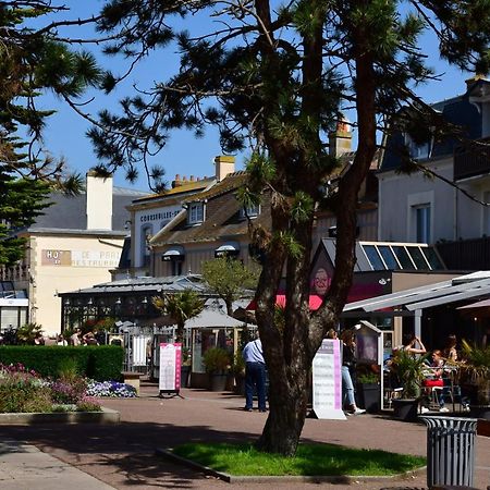 Appt Lumineux - Avec Balcon A 400M De La Plage Courseulles-sur-Mer Exterior foto